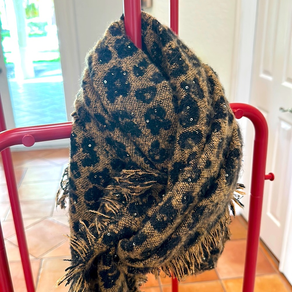 XL Leopard Print Scarf! 🔥